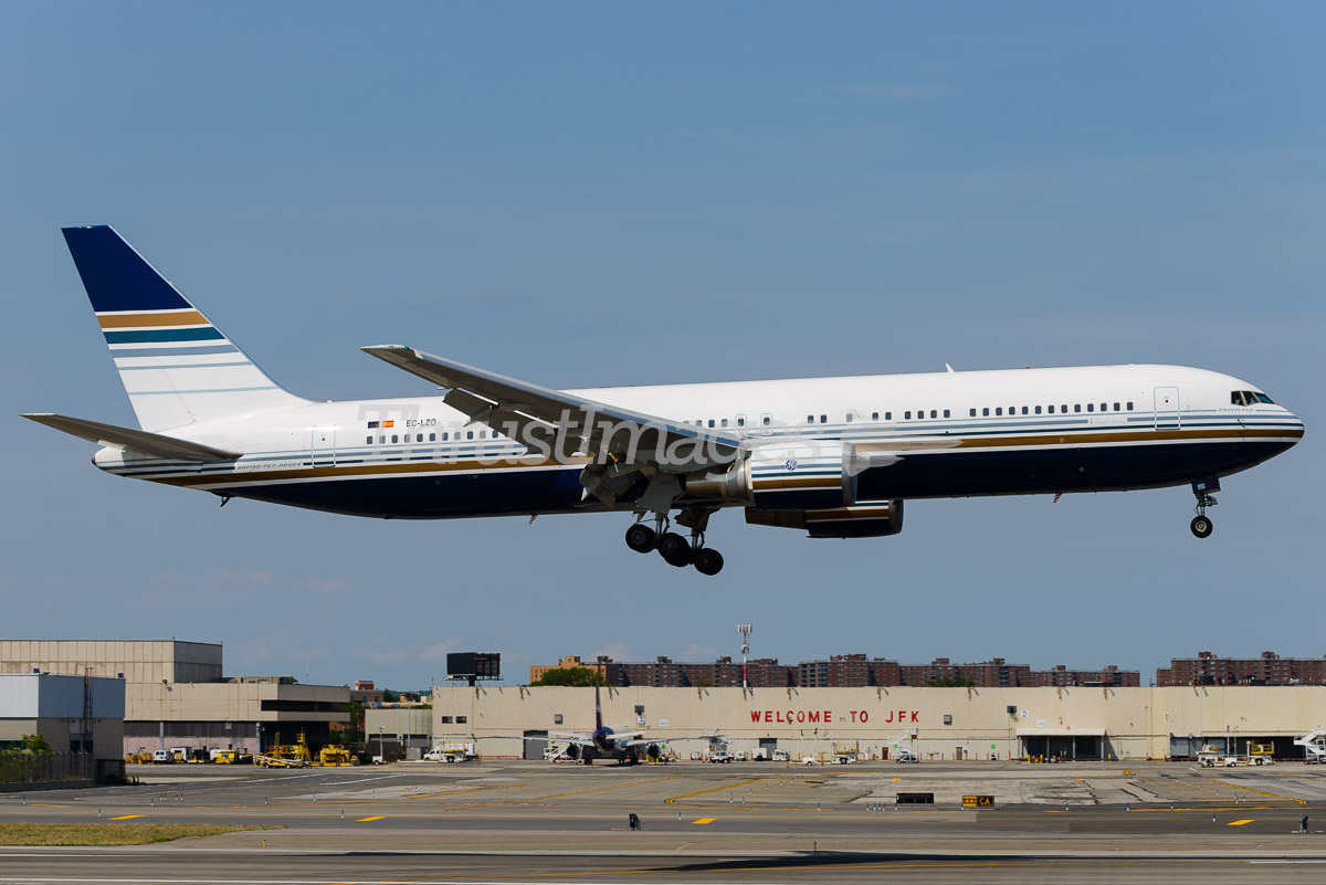 Boeing 767-35D/ER EC-LZO (cn 27902/577)